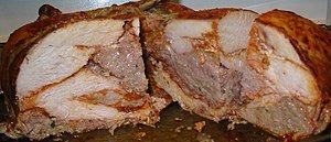 Turducken_quartered_cross-section.jpg