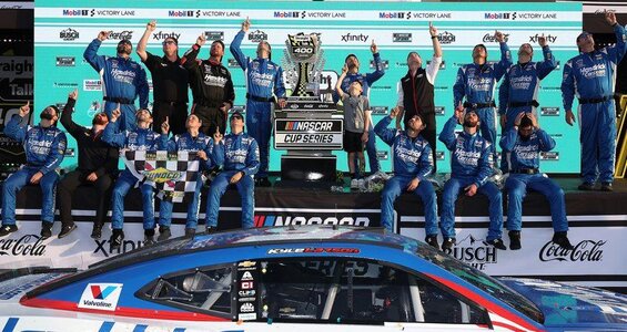 larson-870x462.jpg larson-870x462.jpg
